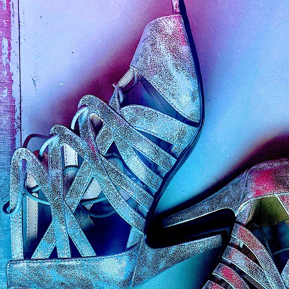 Silver, size 8,Beacon Fashion & fit, stilletos wrap/lace tie up - Picture 5 of 6